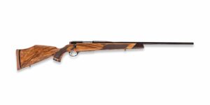Weatherby Mark V Deluxe Varmintmaster .22-250 Remington Monte Carlo walnut stock blued receiver